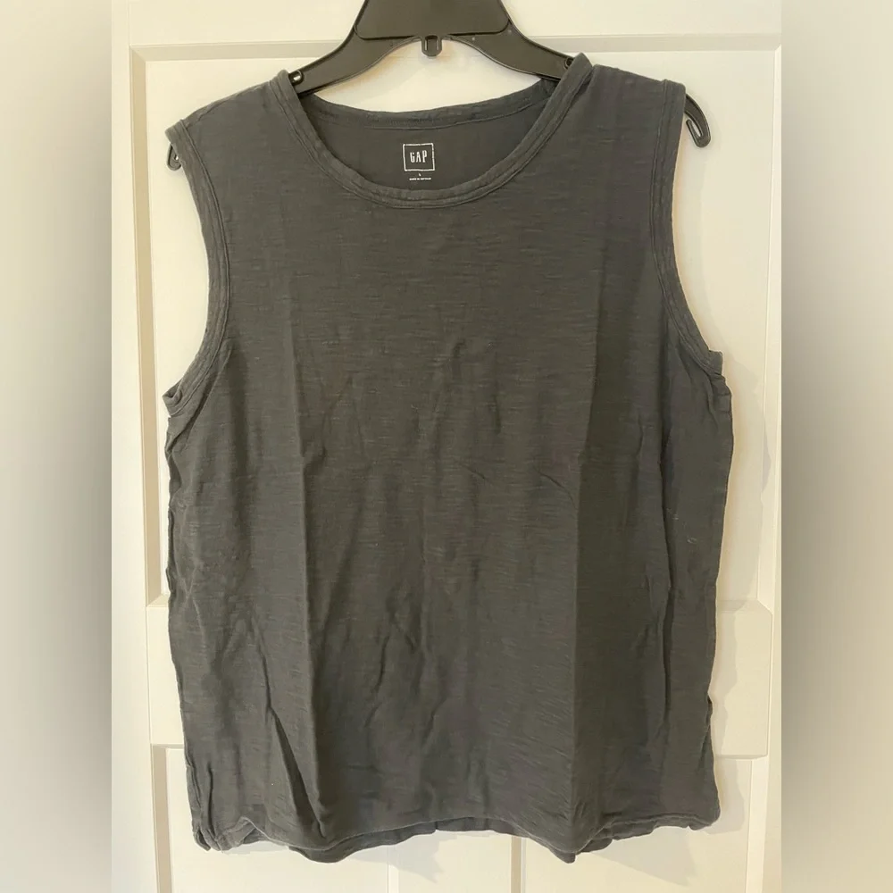 gap Tank - Picture 1 of 3